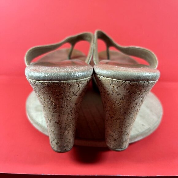 UGG Women's Natassia 1004396 Gold Leather Cork Wedge Heel Flip Flop Sandals Sz 8 - Picture 4 of 9
